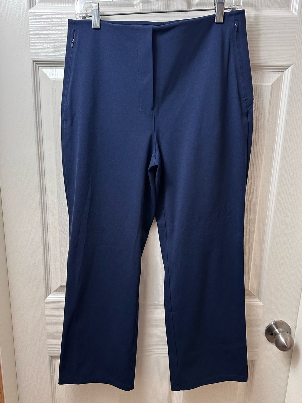 Lululemon Smooth Fit Pull-On High-Rise Cropped Pants
True Navy Size 10